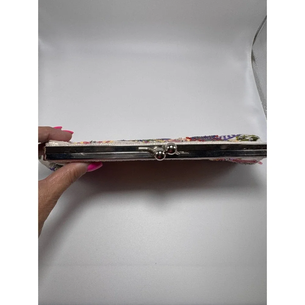 Sassi Cindi Collection Floral Beaded Sequin Clutch Evening Bag Kiss Lock Cream